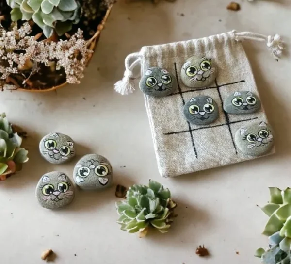 Set-Of-Mini-Hand-painted-Stones-With-Adorable-Cat-Face-Designs