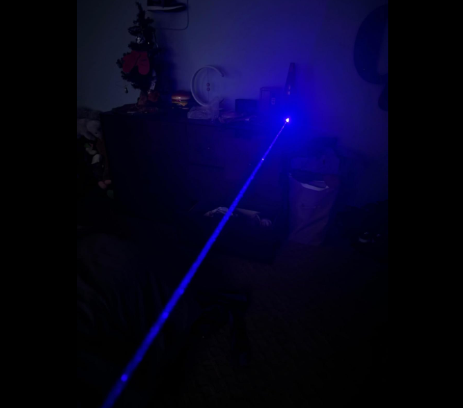 Leistungsstärkste blaue Laserpointer-Taschenlampe mit 100.000 m und 450 nm hoher Leistung von Wicked Lazer photo review